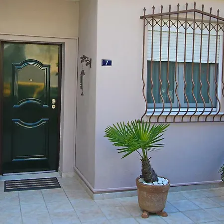 Appartement Elena 3 *