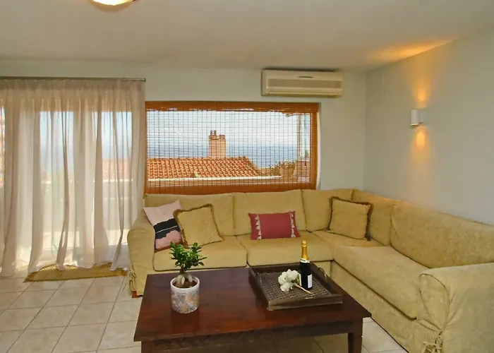 Appartement Elena 3 *