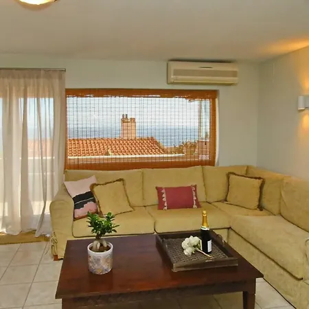 Apartment Elena 3 *